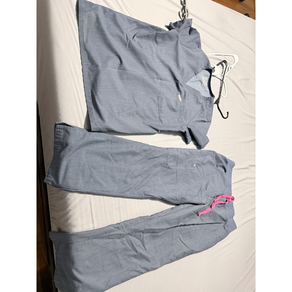 FIGS Technical Coll Womens Scrub Set Graphite V-Neck M Top Medium Petite Pant